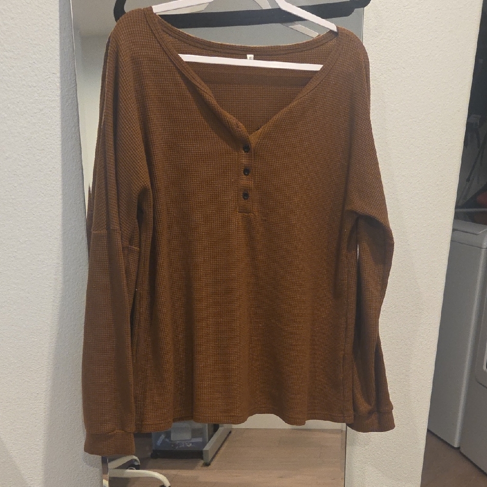 Waffle-Knit Long Sleeve Henley Top - Brown